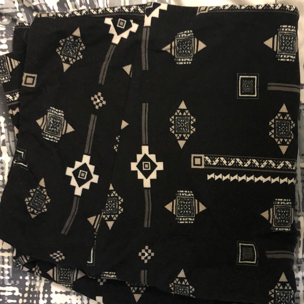 Black southwestern Lularoe tc leggings